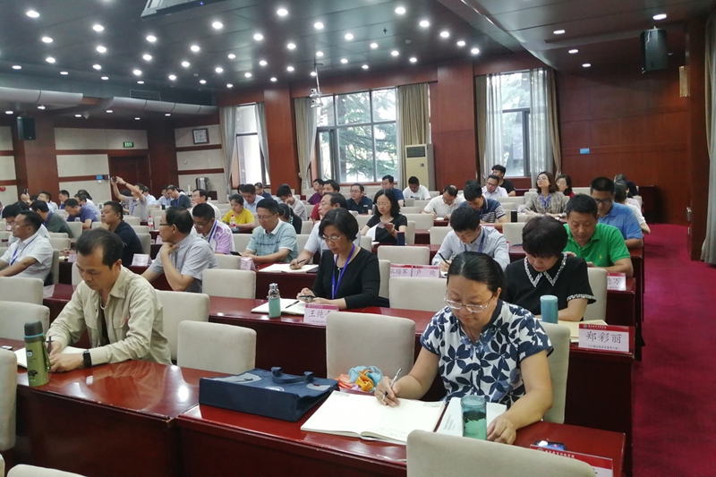 大家被四位同志敬业、专业、乐业于基层教育督导工作的热情所感染，并一致认为本期微论坛内容，关注教育督导理性思考、前瞻谋划和激情实践，对于促进区县探索与创新教育督导实践研究具有较强的借鉴指导意义。（第12期全国县区督学培训班 供稿）