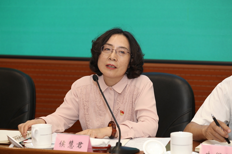 侯慧君在听取大家培训学习情况的汇报后，代表学院领导班子作了题为“奋进新时代、履行新使命、展现新作为”的讲话。她勉励大家，要切实加强理论修养，在真学真信中坚定理想信念，增强“四个意识”，坚定“四个自信”，坚决做到“两个维护”；在学思践悟中牢记初心使命，在细照笃行中不断修炼自我，在知行合一中主动担当作为。她期望每一位新入职的同志，尽快做好角色转变，聚焦学院主责主业，要把个人的成长与国家需要、单位需要结合起来，干在实处、走在前列，建功立业，不辱使命，传承好学院人奋进有为的精神，为学院事业发展贡献自己的青春和力量。