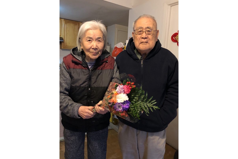 离休老干部李冀同志（95岁）因不在北京居住，由离退休办公室负责同志通过电话和短信等形式，转达了党中央、国务院的亲切关怀和学院领导的关心问候。离休老干部们表示，在中华人民共和国成立70周年之际，受到党和国家特别关怀，感到无比光荣和幸福，将不忘初心、牢记使命，珍惜荣誉，继续为实现中华民族伟大复兴尽自己所能，增添正能量。（供稿：人事处；编审：张进强）
