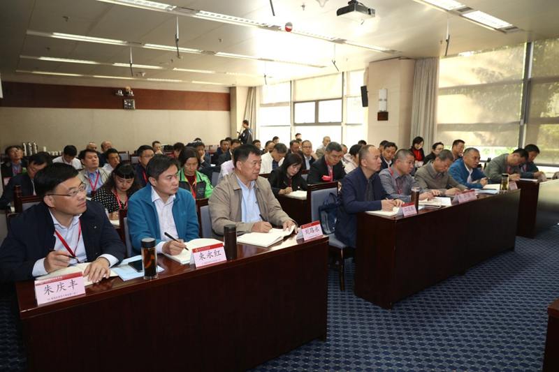 来自全国20个省、市、自治区的49名高职院校长将进行为期45天的研修学习。（供稿：教育行政教研部 忽杰；摄影：图书信息技术部 于荣壮；编审：宣传中心 张进强）
