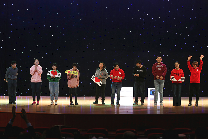 学校管理教研部的歌曲串烧，唱出了对生活的热爱、对未来的期待。