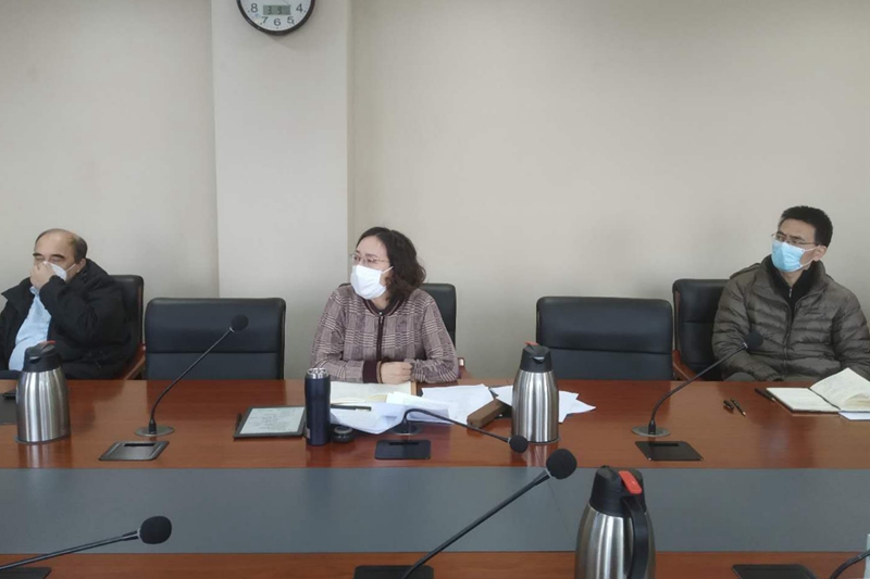 会议强调，习近平总书记的最新讲话精神，对当前的疫情形势和防控工作做出了科学的研判和部署，一定要以习近平总书记重要指示和重要讲话精神为指引，坚定信心，继续克服麻痹思想、疲倦心理，毫不放松的把疫情防控工作抓细抓紧抓实，学院的成功防控就是抗疫的有效“疫苗”。