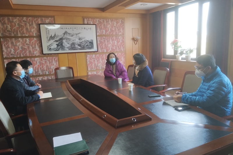 会上，学院办公室、图书信息中心、宣传中心等部门负责人还与对方就未来双方在信息化建设等方面的合作意向进行了友好的交流。（学院宣传中心 胡锐军）