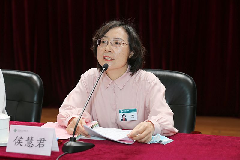 开学典礼由学院党委书记、常务副院长侯慧君主持。学院领导班子成员毛力提、朱保江、于京天、王治军、韩旭等出席开学典礼。