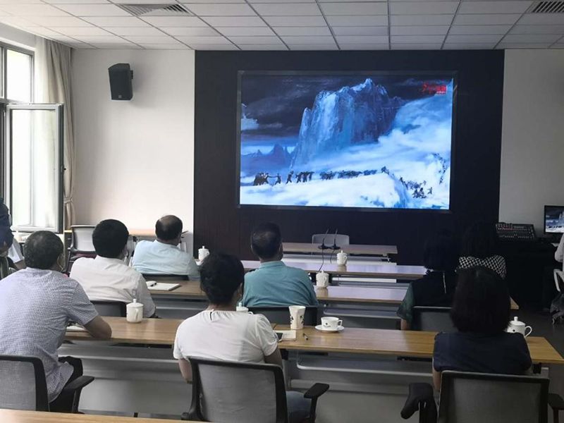 侯慧君强调，作为一名从事教育干部培训事业的党员干部，要始终忠诚于我们党的教育事业，始终践行“教育报国守初心、立德树人担使命”，认真履职尽责，敢于担当作为，勇于开拓创新。要时刻牢记我们党肩负的实现中华民族伟大复兴的历史使命，积极传播中国化的马克思主义，让共产主义真理的光芒更加大放异彩，始终铭记初心和使命，为伟大的共产主义事业做贡献。她勉励广大党员干部，在工作中要始终发挥示范引领作用，做“打火机”和“火柴苗”，为教育干部事业发光发热，为党的教育事业和伟大的共产主义事业燃烧生命之火、贡献毕生力量。