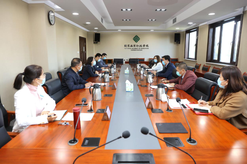 10月13日下午，大兴区清源街道工委书记陈子兵带领大兴区清源街道和学院社区相关负责同志就区域党建协调共建工作到学院调研。学院党委书记、常务副院长侯慧君，党委副书记、纪委书记朱保江，学院党政办公室负责同志和相关同志参加调研活动。