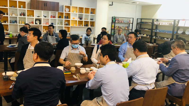 安徽团在合肥工业大学体验陶艺实践教学。