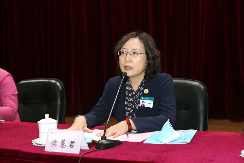 侯慧君在致辞中代表学院对各位学员的到来表示热烈欢迎，并对山西省委、省政府高度重视高校领导干部培养工作和对学院工作的支持、信任表示敬意与感谢。她简要介绍了学院的办学基本情况，以及学院为部分省份高等教育发展特别是高校领导干部和中层干部的培训所做的有益探索。她指出，此次培训集全省高校党委书记之智，聚焦普通高校党委领导下的校长负责制、加强和改进党建和思想政治工作、推动教育人才队伍建设以及实施“1331工程”统筹推进“双一流”建设等实属难得，大家对高等教育的理论思考和典型经验总结值得深入交流和推广。她希望学院专业教师能够认真研究山西高等教育发展，探索内涵式发展路径，做到按需供给、研训融通、共同成长追踪服务。同时，希望全体学员完成“站在山西看山西、跳出山西看山西、再回到山西看山西”三个学习阶段，将所学所获、所思所悟的成果转化为办学治校的有效实践。最后，她向大家强调要牢固树立学员意识，严格遵守各项培训规定和纪律，特别是要严格遵守疫情防控的有关要求。