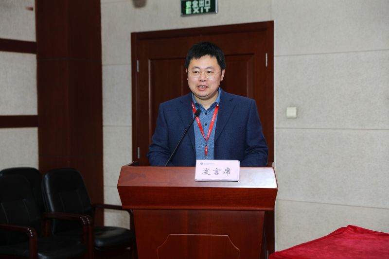 姜振海在作汇报发言时谈到，本期研修班共有108名学员，来自全国21所高校，既有“985”、“211”等重点高校，也有省属地方本科院校，还有地方高职院校。在为期一个月的培训中，学院精心设计开发了内容丰富、形式多样的研修活动，从坚定理想信念、强化责任担当、提升专业素质、锤炼过硬本领等四个单元入手，围绕新时期高等教育的改革与发展、高校内涵发展与人才培养、高校管理创新与领导干部能力建设等方面展开教学。