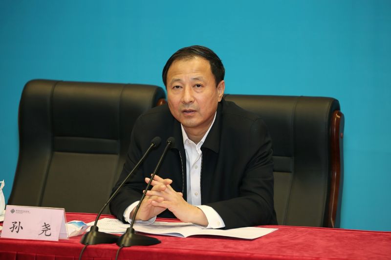 孙尧在听取学员代表发言后指出，《深化新时代教育评价改革总体方案》事关教育发展方向，是指导深化新时代教育评价改革的纲领性文件，对于全面贯彻党的教育方针具有重大意义，对落实十九届五中全会精神、对实现教育现代化2035至关重要。他充分肯定了此次培训班的成效，认为大家对教育评价改革有深入的思考，参加培训的同志对推动落实《深化新时代教育评价改革总体方案》有着重要的责任和使命，全国各地、各高校要相互借鉴在教育评价改革过程中好的做法和经验。孙尧强调，部党组把深化教育评价改革作为重点攻坚任务，作为“龙头之战”“最硬一仗”，成立专门工作组，切实加强对这项工作的组织研究和统筹协调，下一步综合改革司要协调部内各司局，做好支持服务配合工作，大家要全力以赴把中央文件精神和要求贯彻落实好，努力建设富有时代特征、彰显中国特色、体现世界水平的教育评价体系。