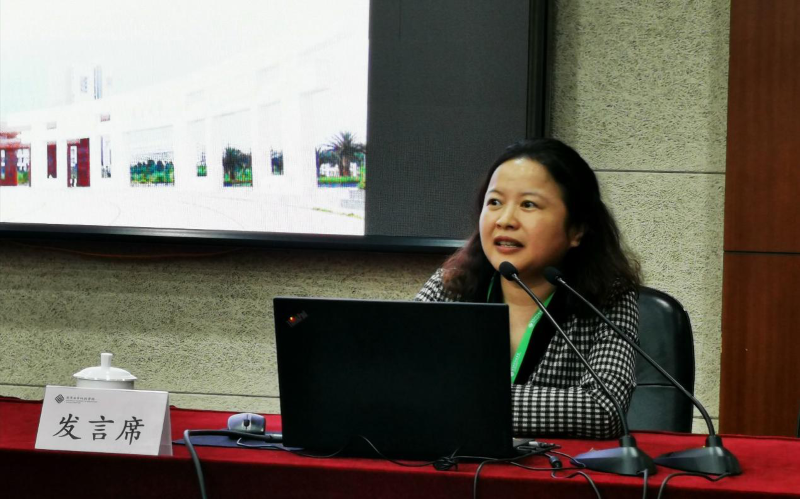 二班学员、南昌大学医学部副主任郑莉萍以“守护生命 ‘救’在身边”为题，强调要建立科学救护观，提高随机应变、救命避残的本领，增强居安思危、有备无患的意识。她结合大量图片、视频，讲解了猝死意外的紧急处置、心脑血管意外的预防等救护知识，呼吁大家改善生活方式，适量运动，做好心理调适。