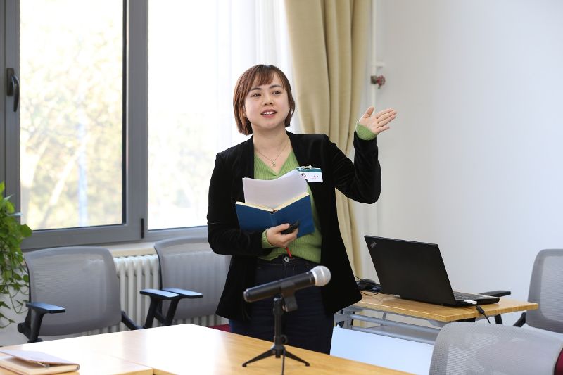 “海外学习代表”伍肖，分享了参加2019-2020年度英国谢菲尔德大学英语培训项目（PCL项目）的学习体会。