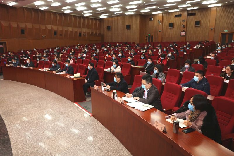 来自全国31个省(自治区、直辖市)和新疆生产建设兵团的中小学校党组织书记、省市县级教育行政部门相关处室同志，共计151人将在学院开展为期四天的学习和交流。（供稿：班主任、教育行政教研部 李虔；摄影：图书信息技术部 于荣壮；编发：宣传中心 梁洋生；编审：宣传中心 张进强）