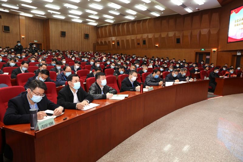 春季学期开学的第65期高校领导干部进修班、第49期全国地市教育局长研修班、第50期全国省地督学培训班、第20期高校中层干部专题研修班等四个班次共356名学员参加了开学典礼。学院190余位教职员工在分会场参加开学典礼，通过直播视频聆听了部长报告。（供稿：社会科学教研部 赵玄；摄影：图书信息技术部 于荣壮；编发：宣传中心 梁洋生；编审：张进强）