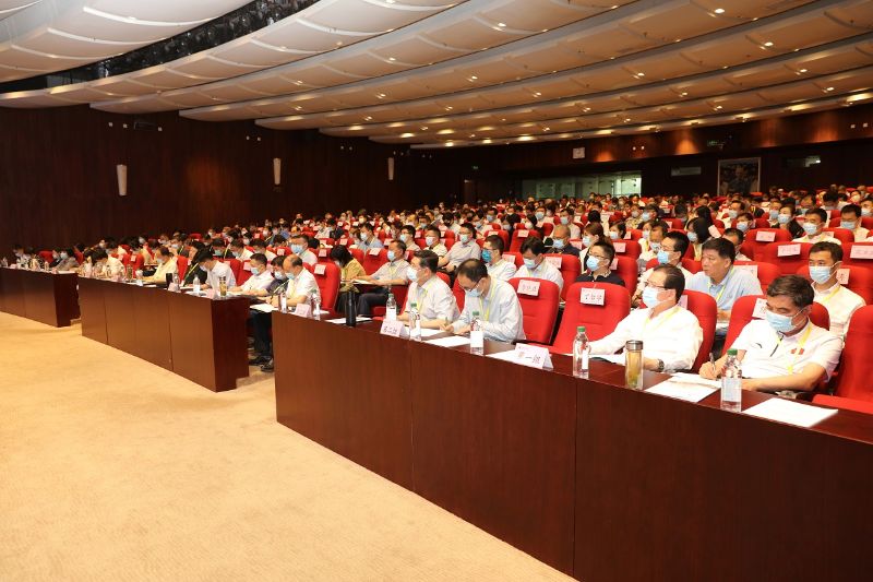 本期培训班授课内容包含政策解读、案例分享和理论指引，培训形式包括专题讲授、分组研讨、部长座谈等。来自各省（区、市）教育行政部门分管职业教育负责同志，国家发改、财政、人社、农业农村部、国家乡村振兴局等部门相关处室负责同志，以及各职业教育行业教学指导委员会负责人，各地中、高职书记、校长等共270余人将进行为期5天的培训学习。（供稿：分班主任、教育行政教研部 佛朝晖；摄影：图书信息技术部 于荣壮）