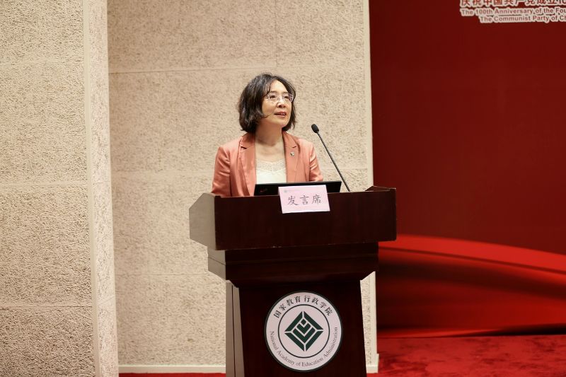 学院党委书记、常务副院长侯慧君在致辞中指出，组织举办“建党百年期刊发展学术论坛”是国家教育行政学院落实《中共教育部党组关于学习贯彻习近平总书记给<文史哲>编辑部全体编辑人员重要回信精神的通知》的重要举措。