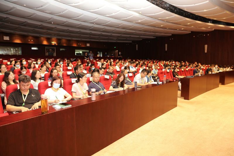 本期培训班为期一周，学员对象为河北交通职业技术学院的干部与骨干教师。学院培训部及教育行政教研部相关人员参加了开班式。（供稿：班主任、教育行政教研部 司洪昌；摄影：图书信息技术部 于荣壮；编发：宣传中心 徐宏伟）