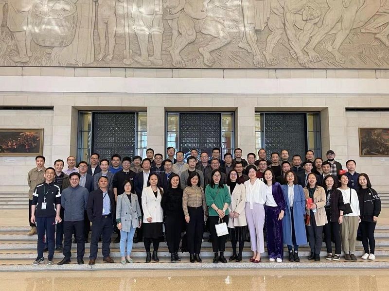 同学们纷纷表示：本次展览深刻展现了在党中央的战略部署和坚强领导下，广大研制工作者在艰苦条件下创造的非凡人间奇迹、在拼搏奉献中铸就的“两弹一星”精神，以及“两弹一星”伟业对国家安全和国际战略格局产生的深远影响，充分体现集中力量办大事是中国特色社会主义制度的显著优势，深刻揭示自主创新是攀登世界科技高峰和建设科技强国的必由之路。（供稿：浙江商业职业技术学院党院办副主任  杨扬；审稿：学校管理教研部/分班主任  崔明明）