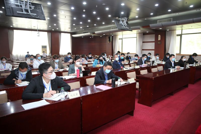 本期培训班为期五天，将把学习贯彻习近平新时代中国特色社会主义思想作为首要任务，重点学习党的建设、党内法规、党务知识，社会组织管理等方面的内容。学员共30人，为在京教育部机关司局、直属单位、直属高校部分业务主管社会组织党组织负责人或负责党务工作的党员干部。（供稿：班主任、高校管理教研部 李永贤；摄影：信息技术部 于荣壮；编发：宣传中心 徐宏伟）