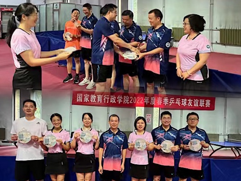 选手们挥拍攻球,反手拧,削球,放高球,暴冲,拉孤圈,直板横打,体现了队员们的应变能力、拼搏精神,经过激烈角逐,比赛成绩按照各组总积分从高到低确定团体名次,并颁发奖品,赛出了风格、赛出了水平、赛出了友谊。 选手们挥拍攻球,反手拧,削球,放高球,暴冲,拉孤圈,直板横打,体现了队员们的应变能力、拼搏精神,经过激烈角逐,比赛成绩按照各组总积分从高到低确定团体名次,并颁发奖品,赛出了风格、赛出了水平、赛出了友谊。