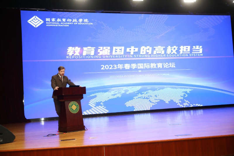 芬兰驻华使馆教育参赞欧力(Olli Suominen)做主旨演讲。 芬兰驻华使馆教育参赞欧力(Olli Suominen)做主旨演讲。