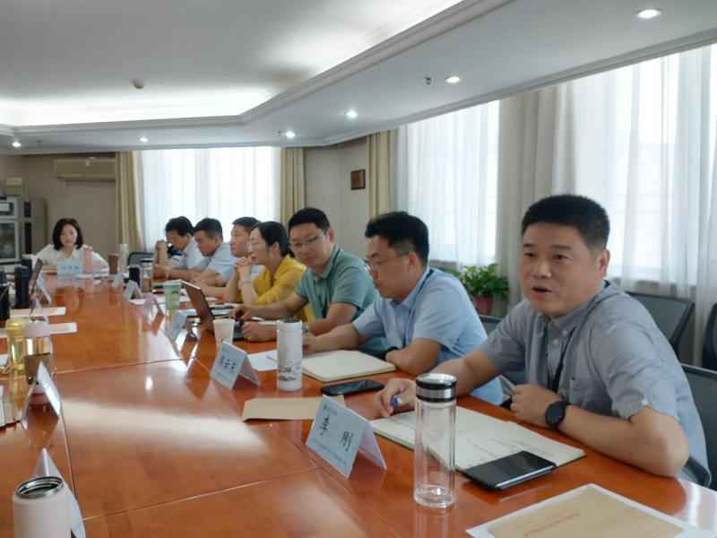 6月14日，第69期高校中青年干部培训班（高职中青第10期）开展党日活动，全体学员针对《习近平在中共中央政治局第五次集体学习时强调 加快建设教育强国 为中华民族伟大复兴提供有力支撑》、《习近平在文化传承发展座谈会上强调 担负起新的文化使命 努力建设中华民族现代文明》、《总结推广浙江“千万工程”经验 推动学习贯彻习近平新时代中国特色社会主义思想走深走实》等内容进行专题学习。