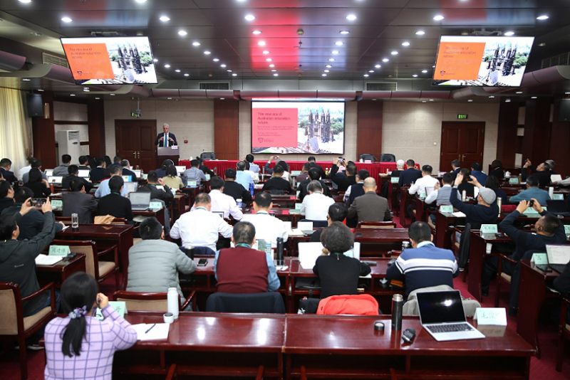 讲座后，学员们踊跃提问，与斯科特校长进行了积极互动。 （供稿：国际合作交流处；审稿：宣传中心）