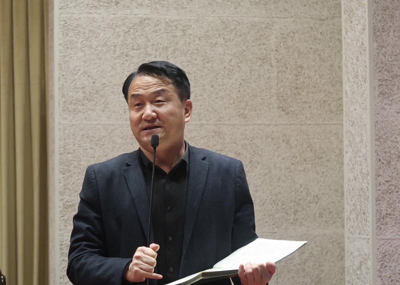 中学班总班长、甘肃省白银市白银区武川新村学校校长郝东红畅谈了上午学习感受并总结发言。大家纷纷表示，通过参加此次学员论坛活动，开阔了办学治校的视野，丰富了管理经验，增进了彼此之间的交流。（撰稿、摄影：宣传委员、青海省西宁市大通县塔尔镇中心学校大队辅导员 柴珍霞；审稿：班主任、教育行政教研部王成龙、苏青松）