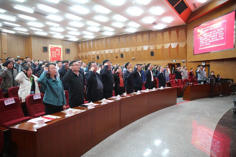 《您好，焦裕禄》以焦裕禄同志奋斗的一生为主线，以一个个动人的故事，在场景化、沉浸式的授课方式中，演绎一场场跨越时空的对话。观看课程的党员干部纷纷表示，这是一堂发人深省、震撼灵魂的党课。在情景模拟、党性叩问等形式中，深刻感悟到焦裕禄精神“亲民爱民、艰苦奋斗、科学求实、迎难而上、无私奉献”的精髓，并表示要在民族复兴的伟大征程上奋勇争先，为教育强国贡献自己的力量。