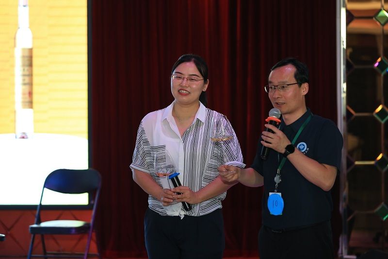 在品鉴板块中，西北农林科技大学石宝峰以“葡萄酒文化与品鉴”为题，从“欣赏高雅音乐、舞动华尔兹脚步、走品味人生路”引入，并邀请国家一级酿酒师、中国果酒科创青年高层次人才、西北农林科技大学葡萄酒学院教授宋育阳讲解葡萄酒品鉴。宋育阳首先讲解了葡萄酒的属性与价值、葡萄酒的历史和葡萄酒的未来发展，使大家学习了诸多与葡萄酒相关的知识。