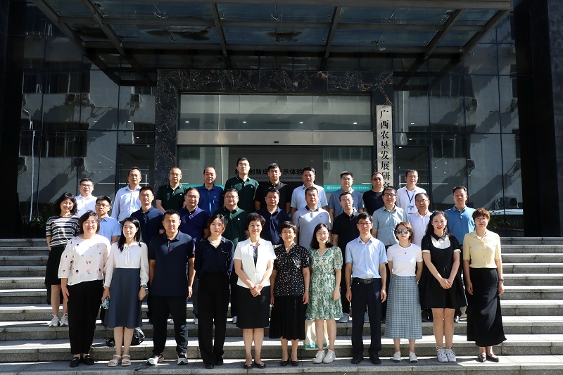 6月20日,赴广西职业技术学院调研。 6月20日,赴广西职业技术学院调研。