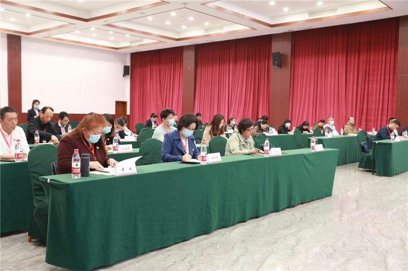包括学院党委书记、常务副院长侯慧君，副院长毛力提在内的学院各支部共29名党员参加本次专题培训。大家纷纷表示，一定要珍惜这次难得的党性教育机会，迅速转变角色，严格遵守培训纪律，在对沂蒙精神的学习和理解中，坚定四个自信，树牢四个意识，不忘初心，牢记使命，以优异成绩迎接中国共产党成立100周年。（供稿：伍肖、陈灏；审校：彭可为）