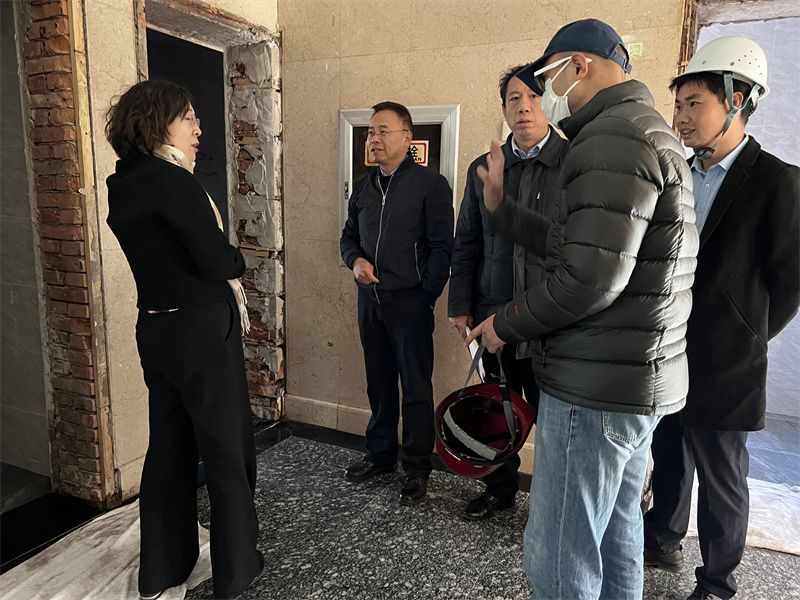 在检查中，侯书记强调中心要高度重视，在保安全保质量前提下，工作前赶，强化责任担当，再次细致梳理和检查各项准备工作完成情况，确保春季开学典礼顺利举行。